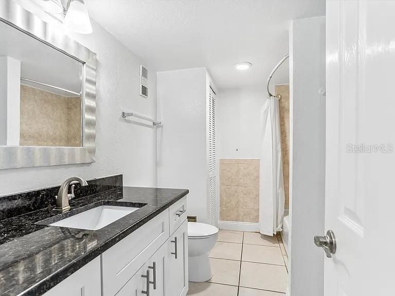 Active With Contract: $2,350 (2 beds, 2 baths, 1440 Square Feet)