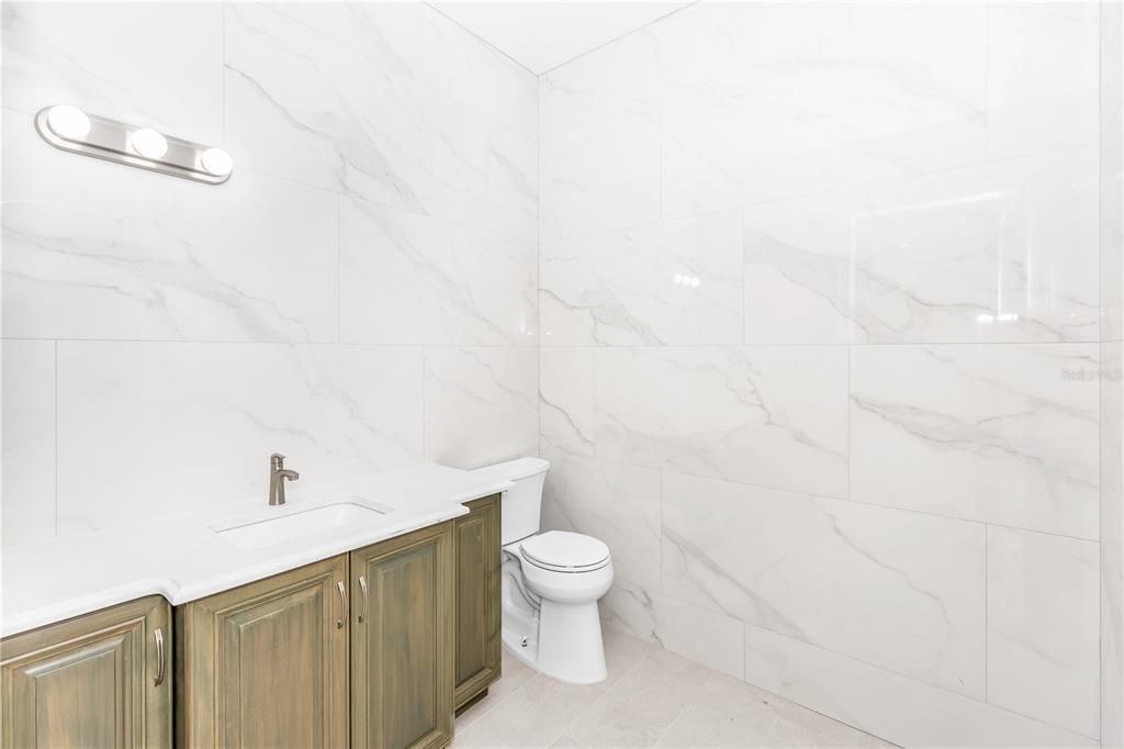 For Sale: $999,000 (4 beds, 3 baths, 5860 Square Feet)