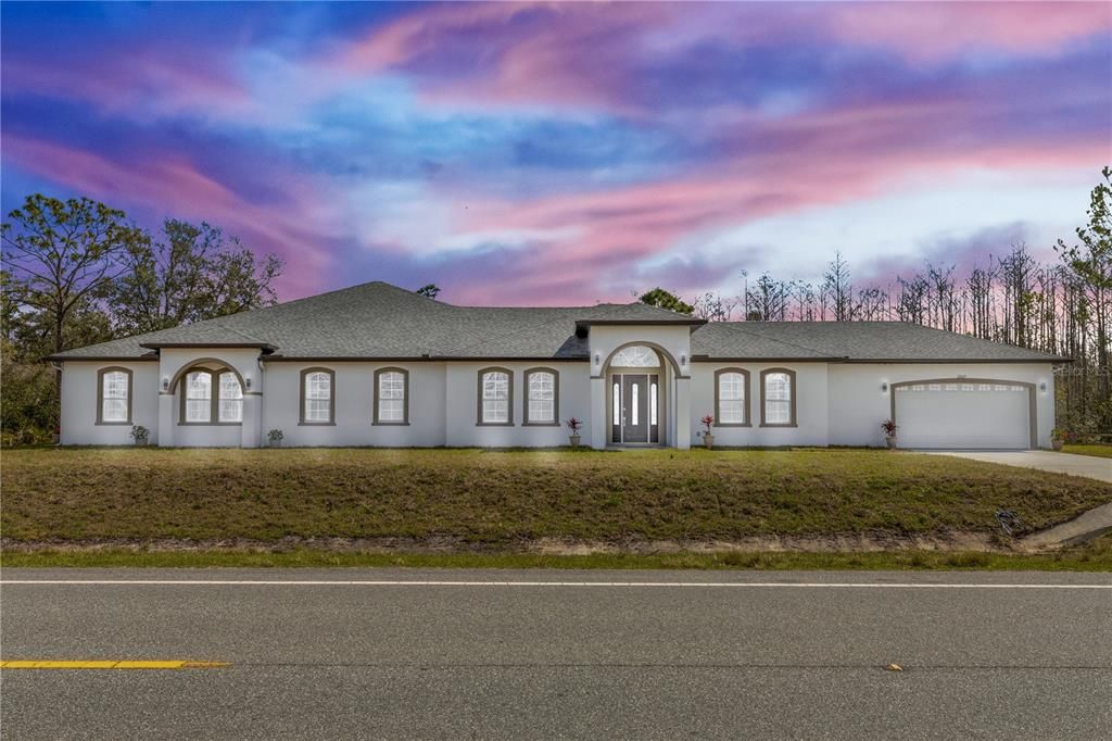 For Sale: $999,000 (4 beds, 3 baths, 5860 Square Feet)
