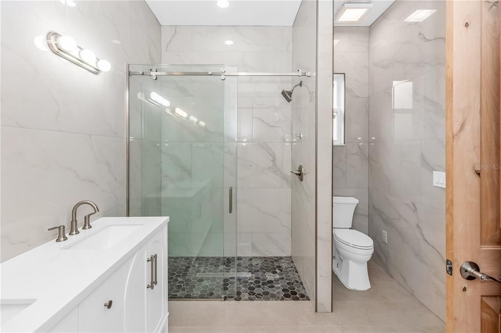 For Sale: $999,000 (4 beds, 3 baths, 5860 Square Feet)