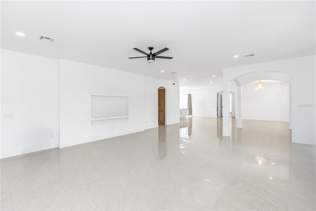 For Sale: $999,000 (4 beds, 3 baths, 5860 Square Feet)