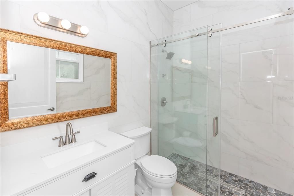 For Sale: $999,000 (4 beds, 3 baths, 5860 Square Feet)