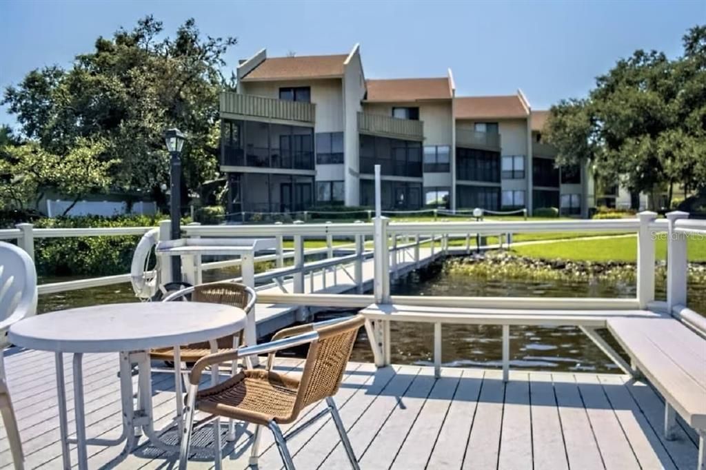 Active With Contract: $350,000 (2 beds, 1 baths, 690 Square Feet)