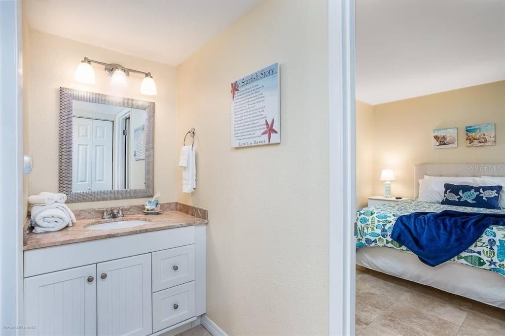Active With Contract: $350,000 (2 beds, 1 baths, 690 Square Feet)