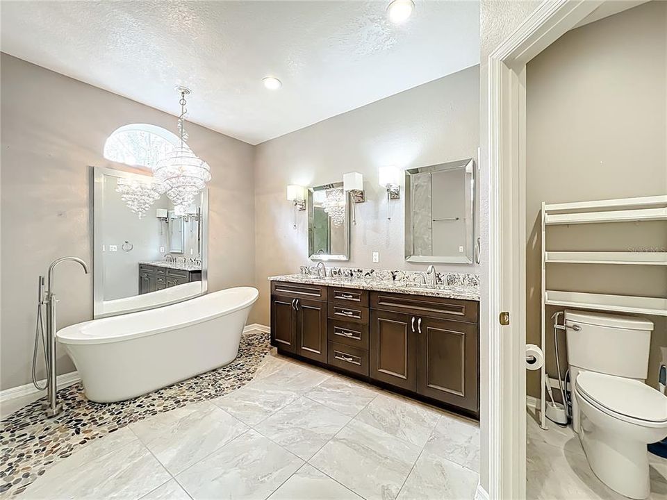 For Sale: $789,000 (4 beds, 3 baths, 2692 Square Feet)