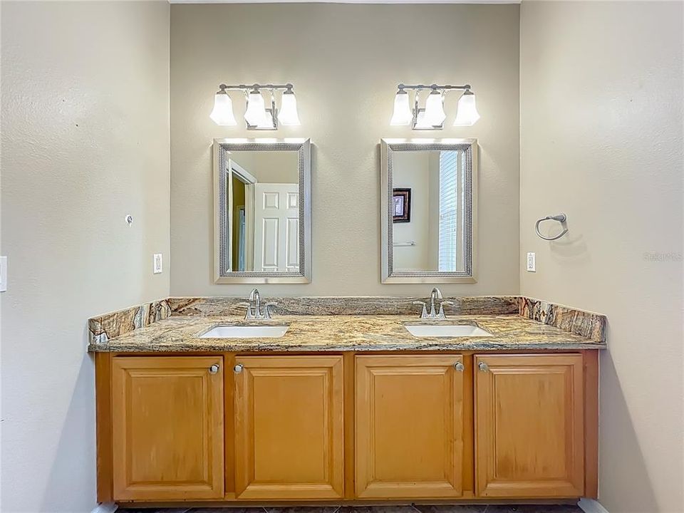 For Sale: $789,000 (4 beds, 3 baths, 2692 Square Feet)
