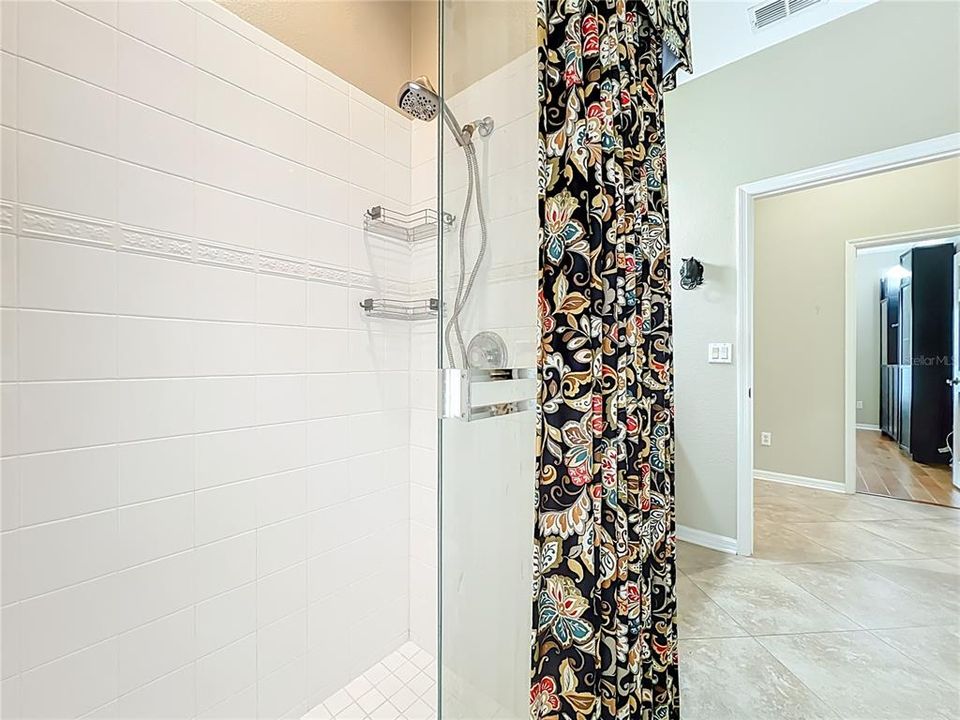 For Sale: $789,000 (4 beds, 3 baths, 2692 Square Feet)