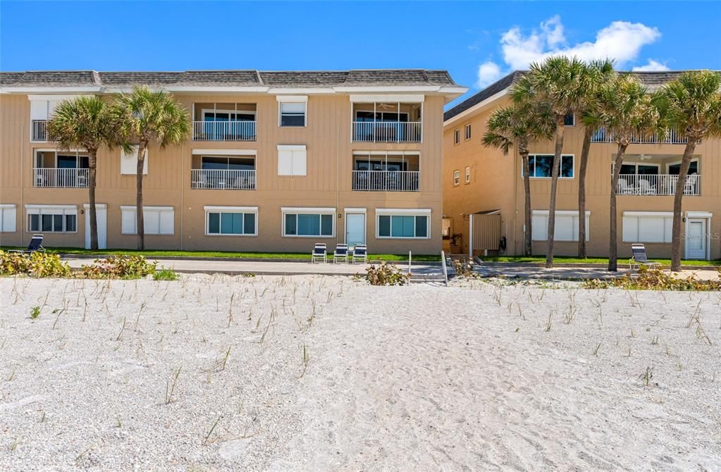 For Sale: $724,000 (2 beds, 2 baths, 1065 Square Feet)