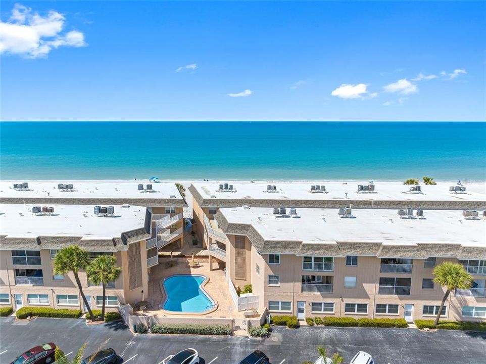 For Sale: $724,000 (2 beds, 2 baths, 1065 Square Feet)