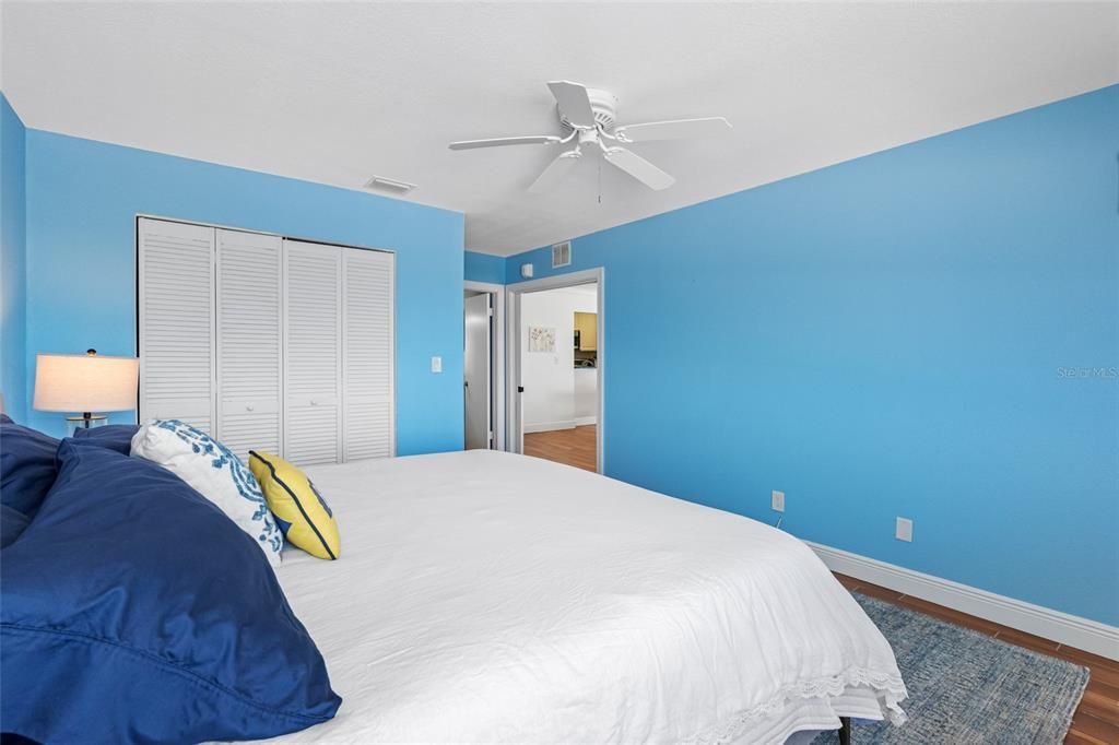 For Sale: $724,000 (2 beds, 2 baths, 1065 Square Feet)