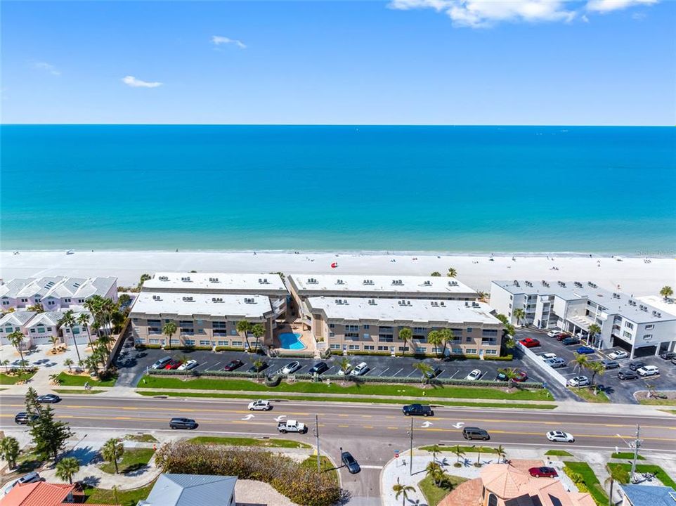 For Sale: $724,000 (2 beds, 2 baths, 1065 Square Feet)