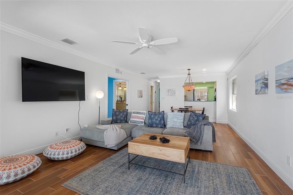 For Sale: $724,000 (2 beds, 2 baths, 1065 Square Feet)