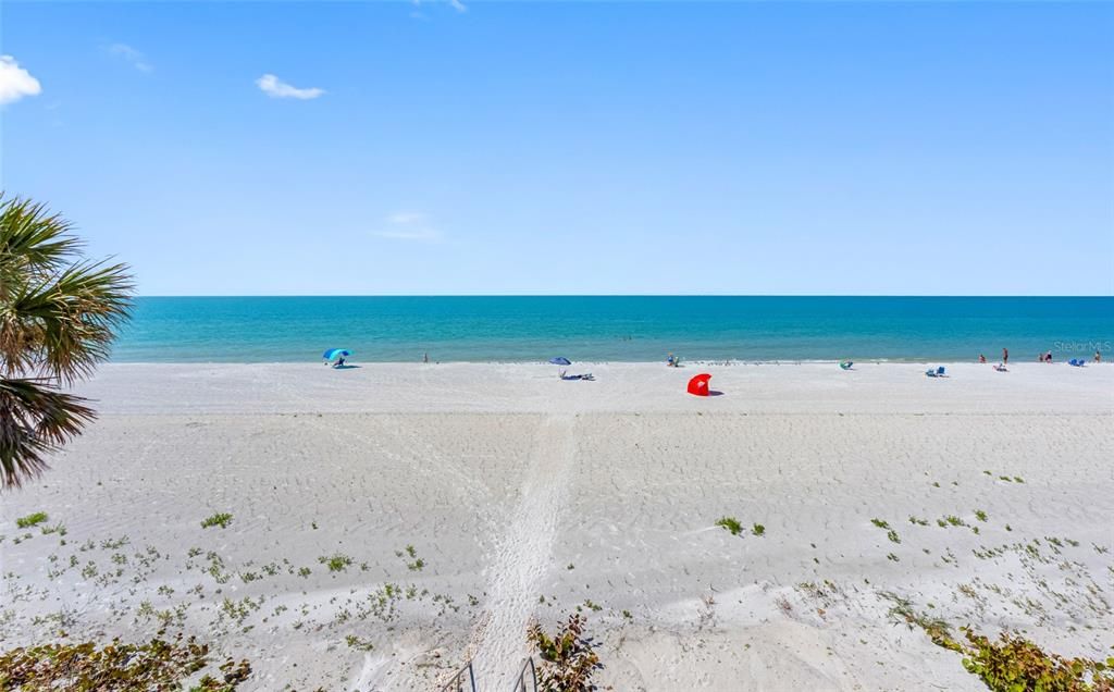 For Sale: $724,000 (2 beds, 2 baths, 1065 Square Feet)