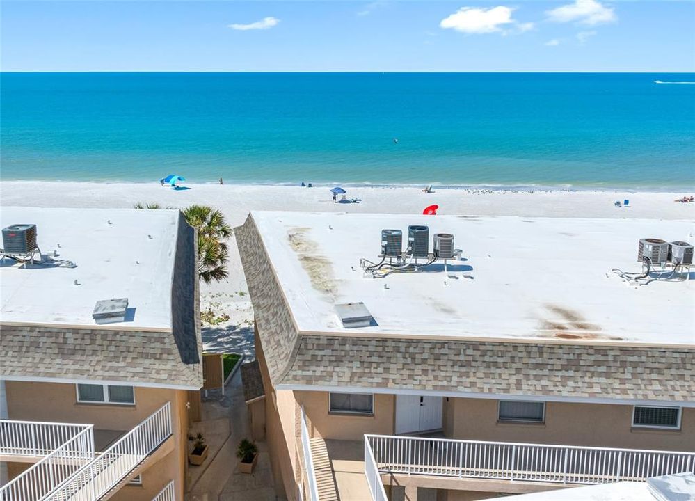 For Sale: $724,000 (2 beds, 2 baths, 1065 Square Feet)