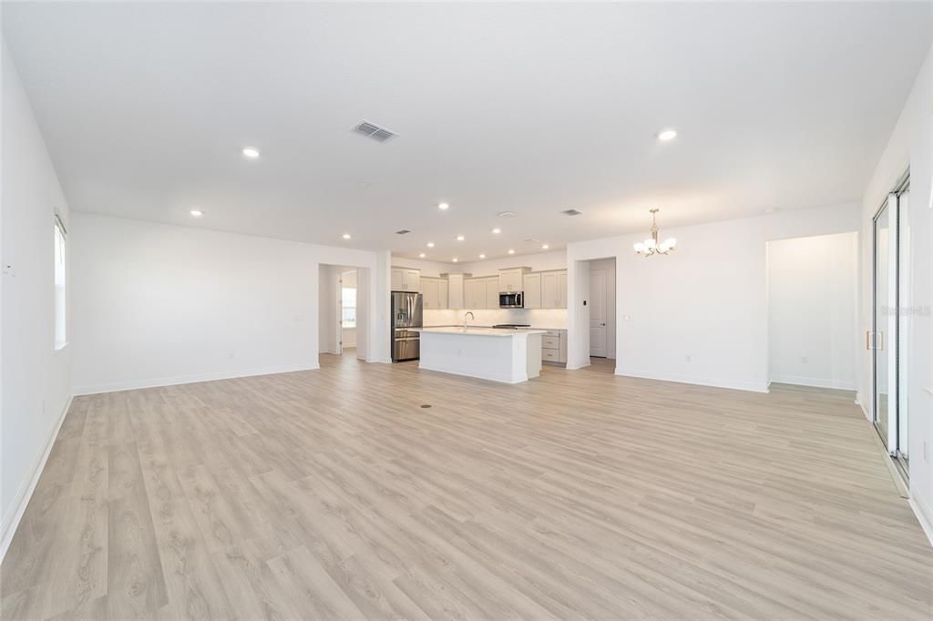 For Sale: $456,960 (2 beds, 2 baths, 2019 Square Feet)