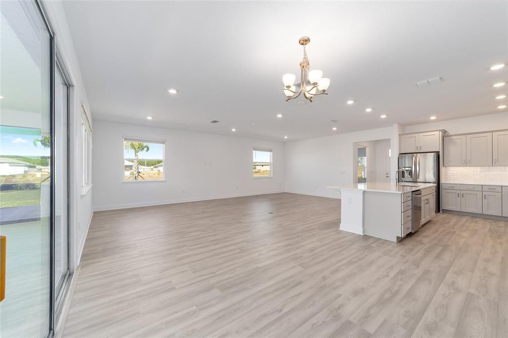 For Sale: $456,960 (2 beds, 2 baths, 2019 Square Feet)