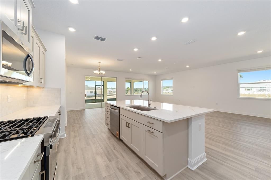For Sale: $456,960 (2 beds, 2 baths, 2019 Square Feet)