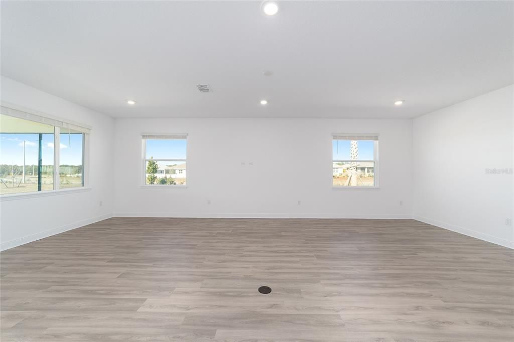For Sale: $456,960 (2 beds, 2 baths, 2019 Square Feet)
