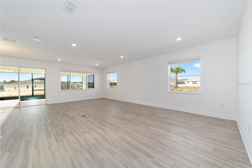 For Sale: $456,960 (2 beds, 2 baths, 2019 Square Feet)