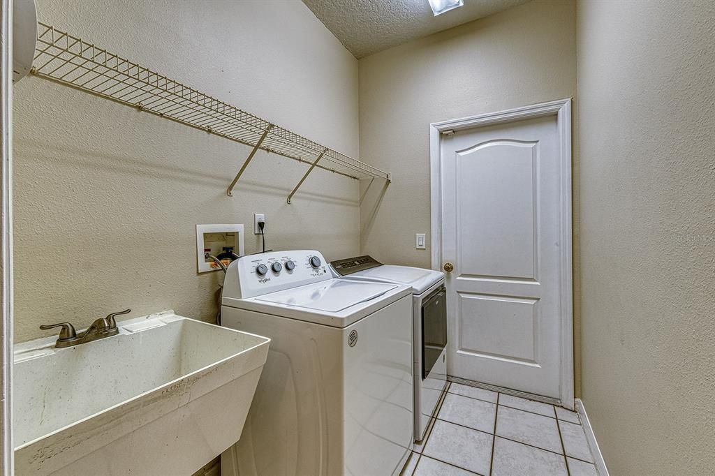 Activo con contrato: $449,900 (3 camas, 2 baños, 1605 Pies cuadrados)