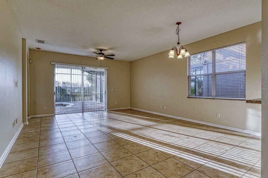 Activo con contrato: $449,900 (3 camas, 2 baños, 1605 Pies cuadrados)