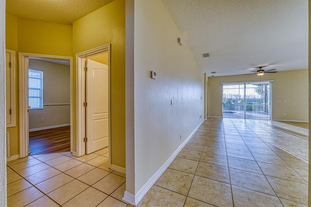 Activo con contrato: $449,900 (3 camas, 2 baños, 1605 Pies cuadrados)