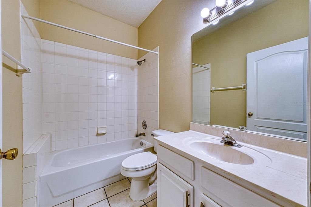 Activo con contrato: $449,900 (3 camas, 2 baños, 1605 Pies cuadrados)