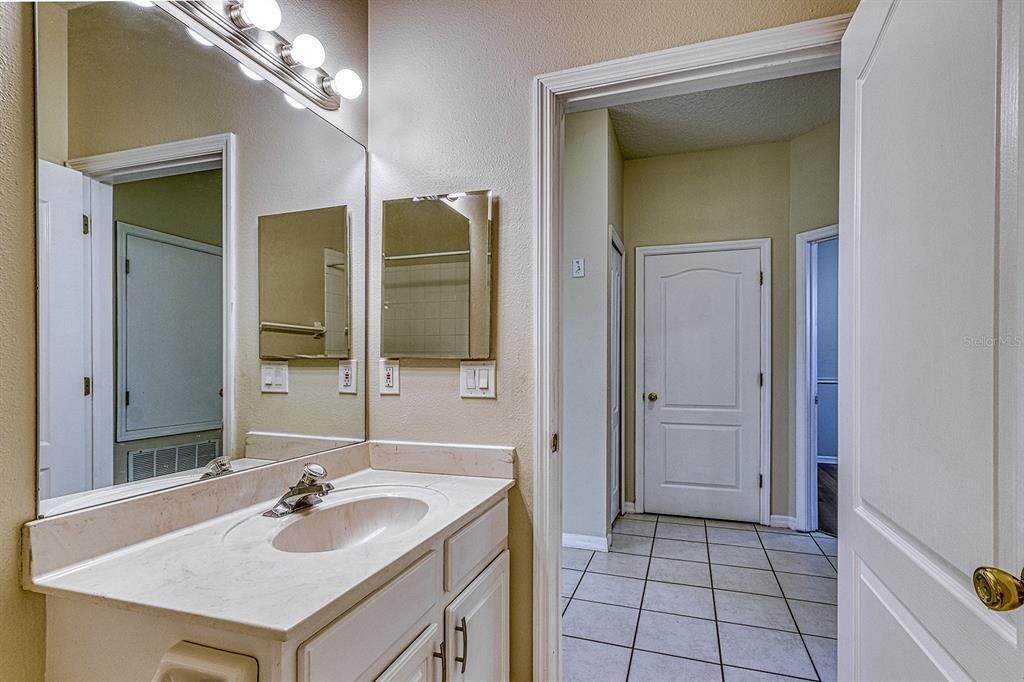 Activo con contrato: $449,900 (3 camas, 2 baños, 1605 Pies cuadrados)