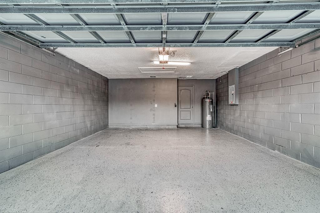 Activo con contrato: $449,900 (3 camas, 2 baños, 1605 Pies cuadrados)