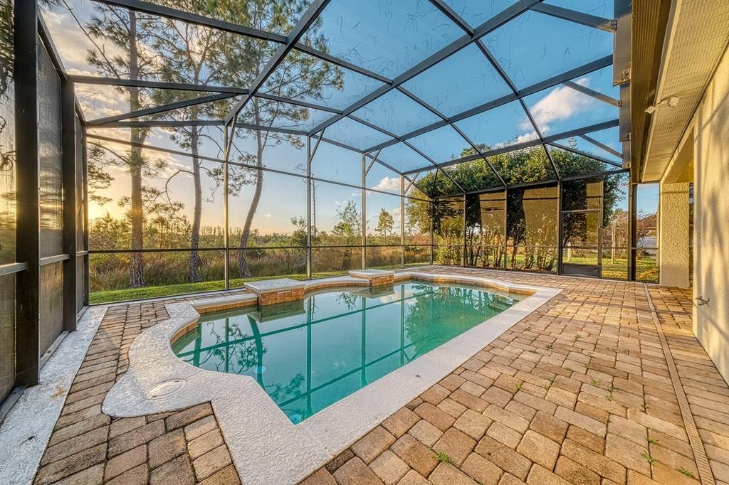 Activo con contrato: $449,900 (3 camas, 2 baños, 1605 Pies cuadrados)