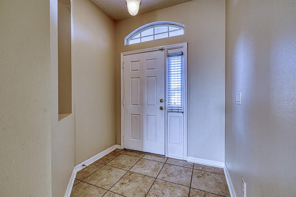 Activo con contrato: $449,900 (3 camas, 2 baños, 1605 Pies cuadrados)