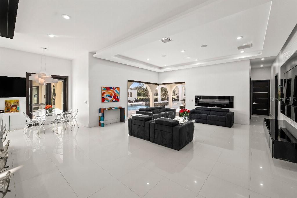 Activo con contrato: $2,870,000 (5 camas, 4 baños, 5897 Pies cuadrados)