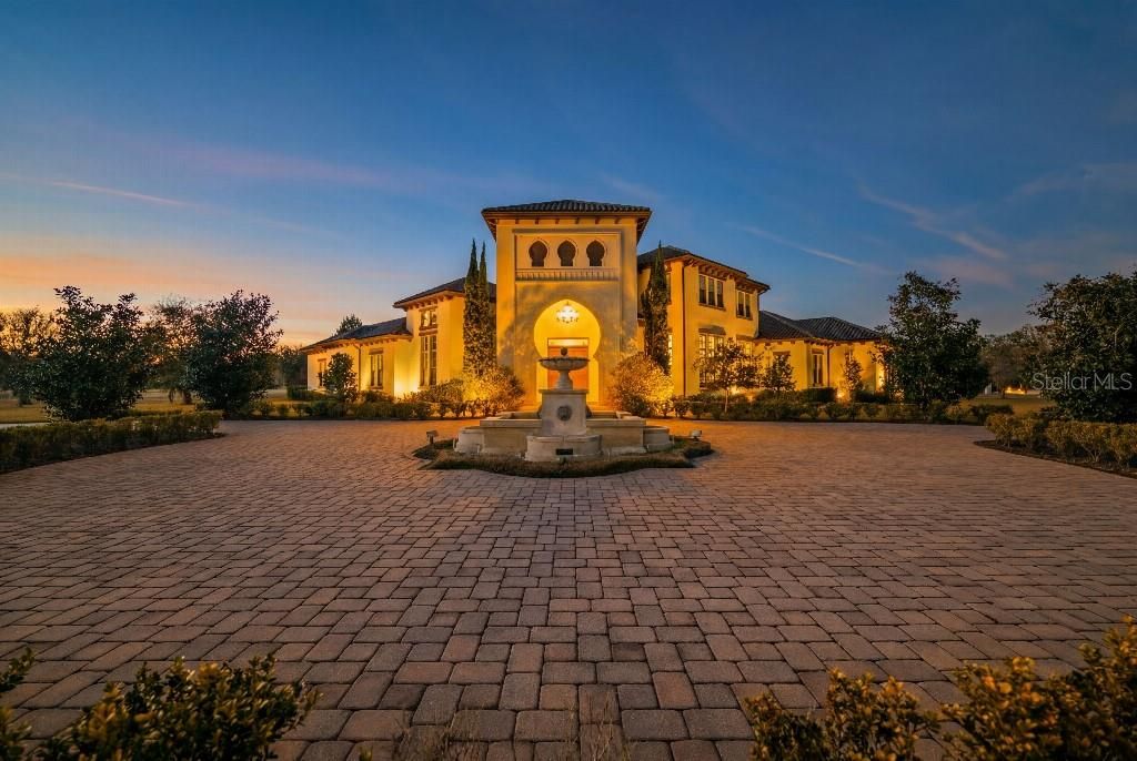 Activo con contrato: $2,870,000 (5 camas, 4 baños, 5897 Pies cuadrados)