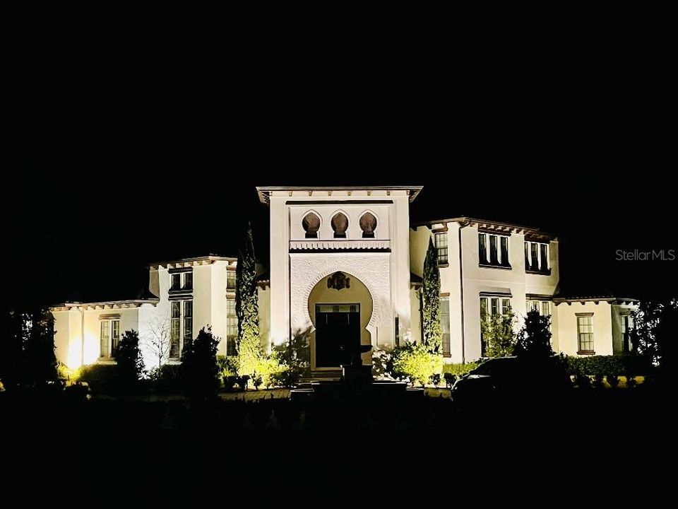 Activo con contrato: $2,870,000 (5 camas, 4 baños, 5897 Pies cuadrados)