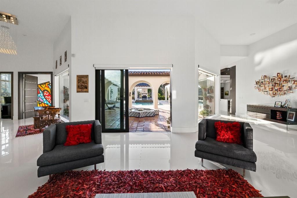 Activo con contrato: $2,870,000 (5 camas, 4 baños, 5897 Pies cuadrados)
