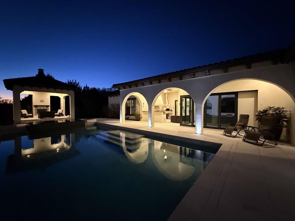 Activo con contrato: $2,870,000 (5 camas, 4 baños, 5897 Pies cuadrados)