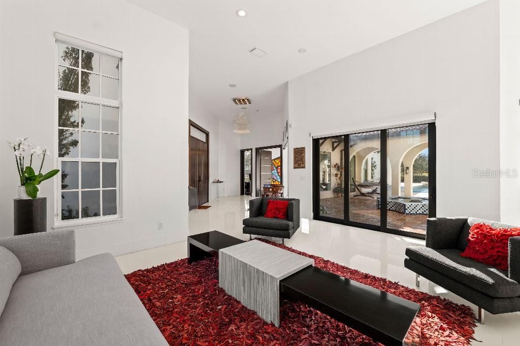Activo con contrato: $2,870,000 (5 camas, 4 baños, 5897 Pies cuadrados)