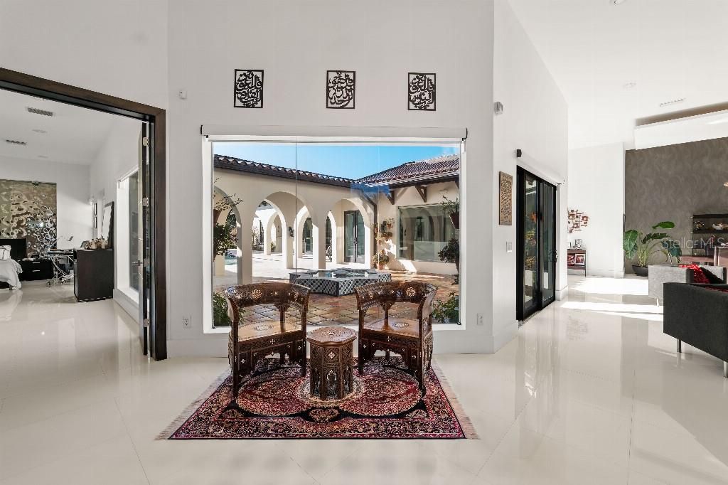 Activo con contrato: $2,870,000 (5 camas, 4 baños, 5897 Pies cuadrados)