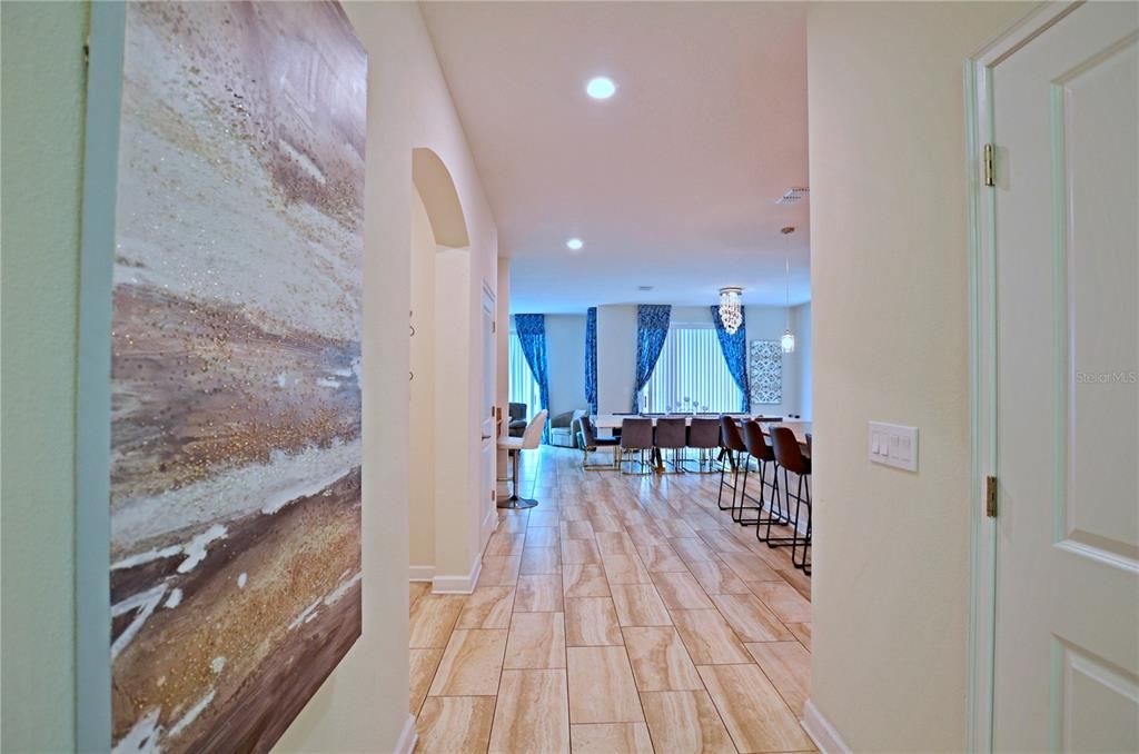Под контрактом: $769,990 (6 спален, 5 ванн, 3291 Квадратных фут)