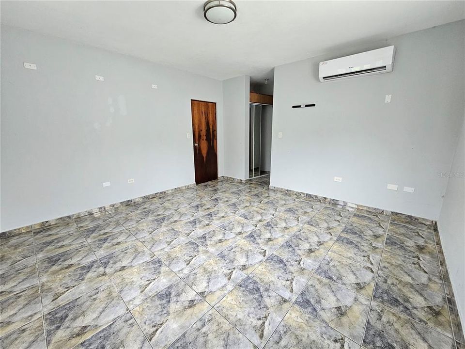 Под контрактом: $285,000 (3 спален, 2 ванн, 1506 Квадратных фут)