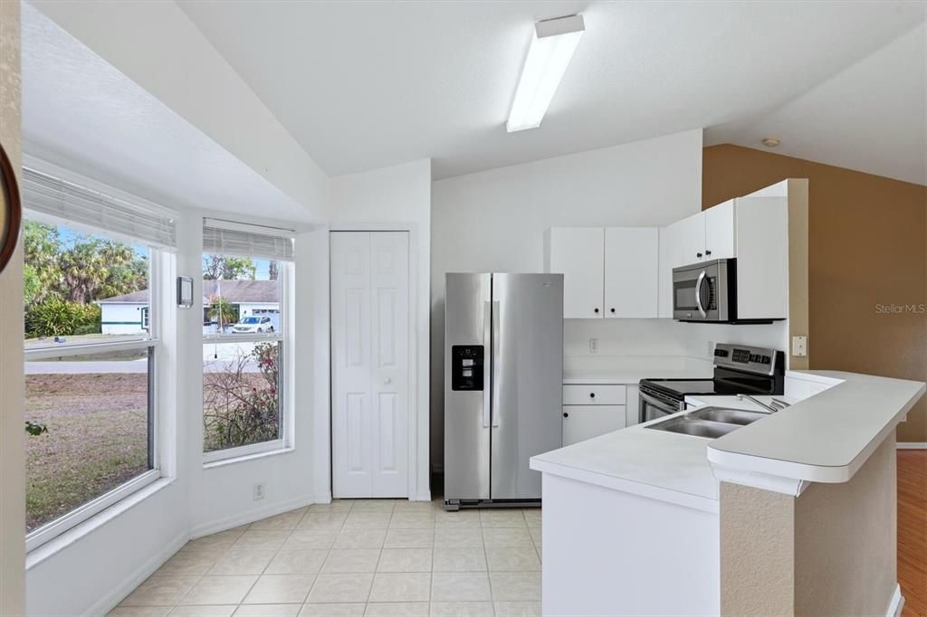 Activo con contrato: $250,000 (3 camas, 2 baños, 1269 Pies cuadrados)