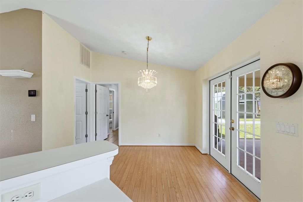 Activo con contrato: $250,000 (3 camas, 2 baños, 1269 Pies cuadrados)