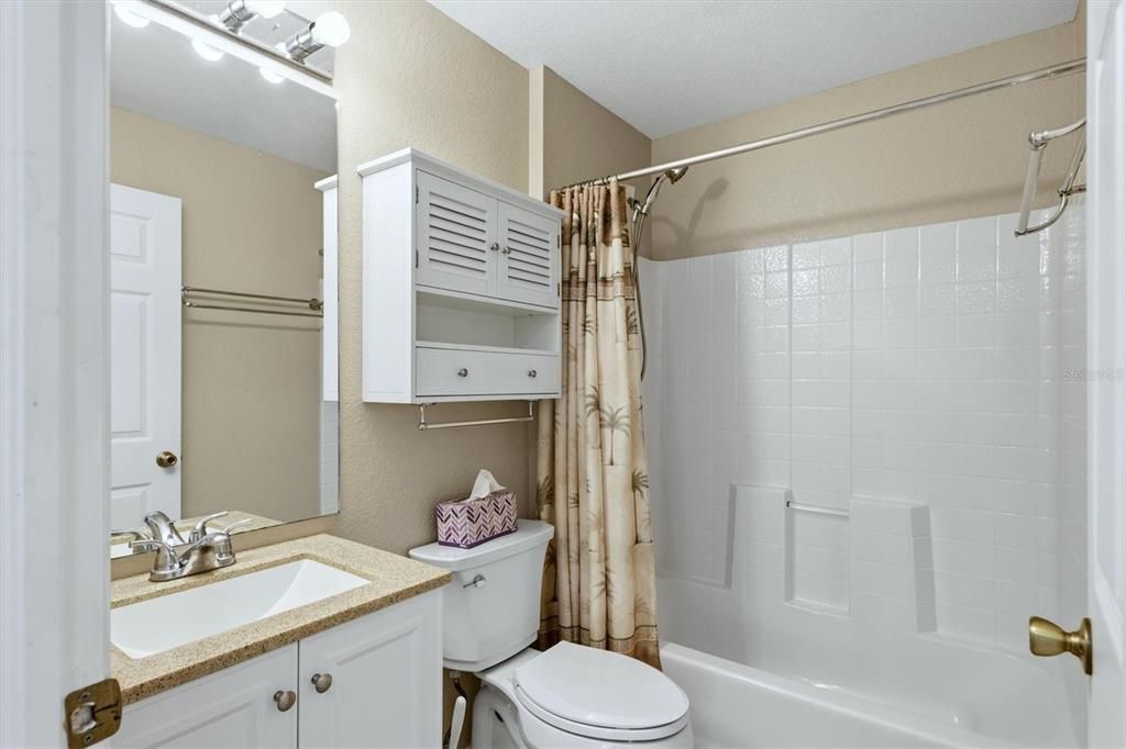 Activo con contrato: $250,000 (3 camas, 2 baños, 1269 Pies cuadrados)