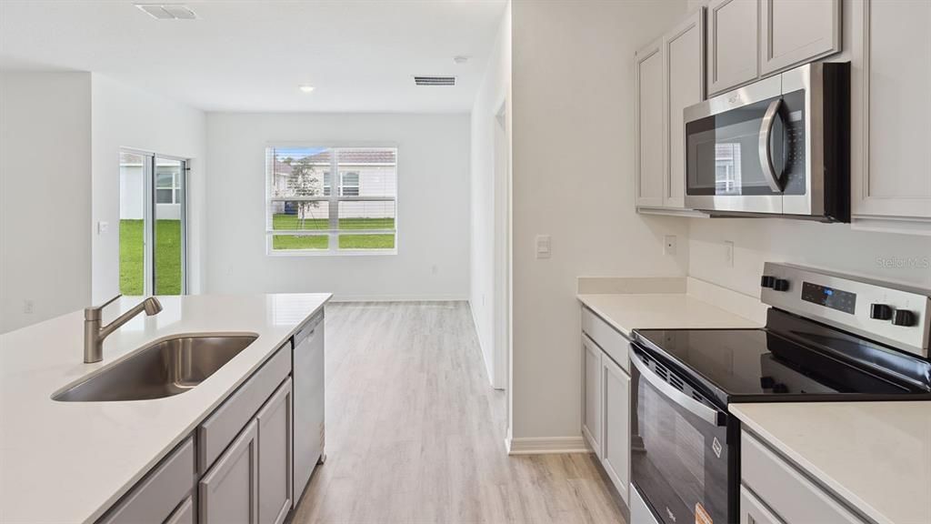 For Sale: $344,990 (3 beds, 2 baths, 1672 Square Feet)