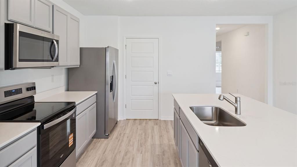 For Sale: $344,990 (3 beds, 2 baths, 1672 Square Feet)