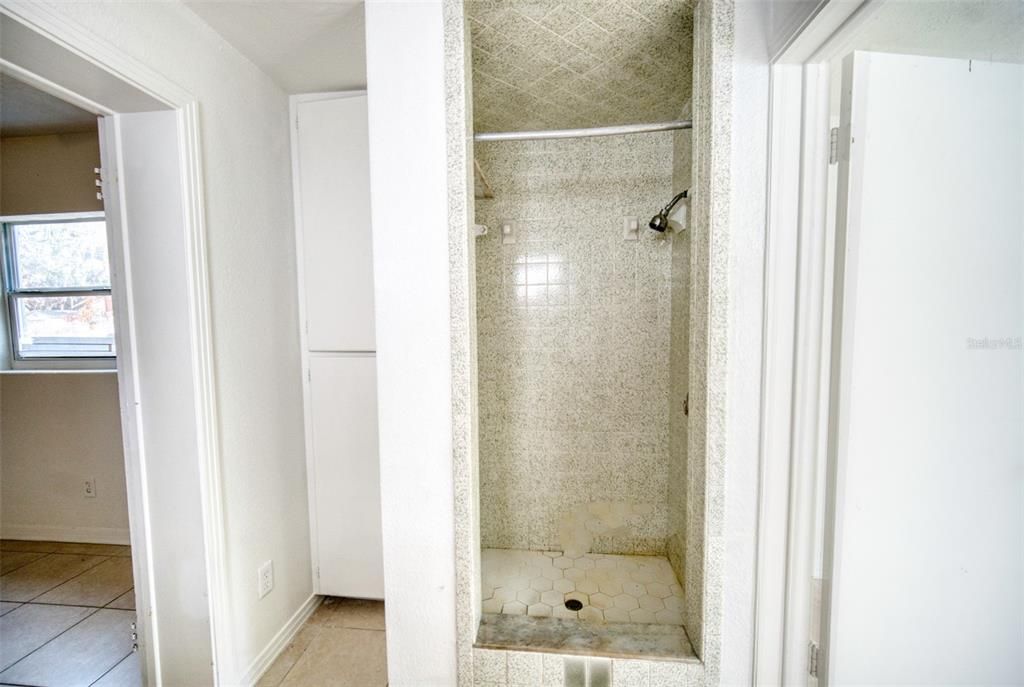 В аренду: $2,850 (5 спален, 4 ванн, 2835 Квадратных фут)