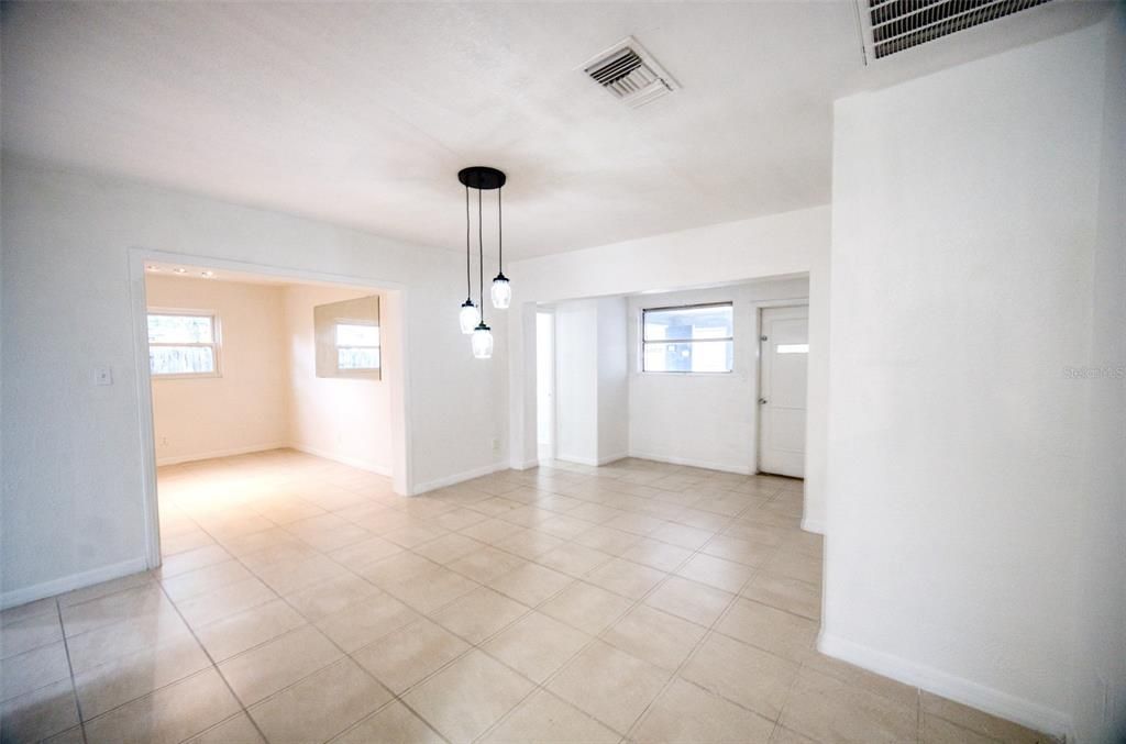 В аренду: $2,850 (5 спален, 4 ванн, 2835 Квадратных фут)