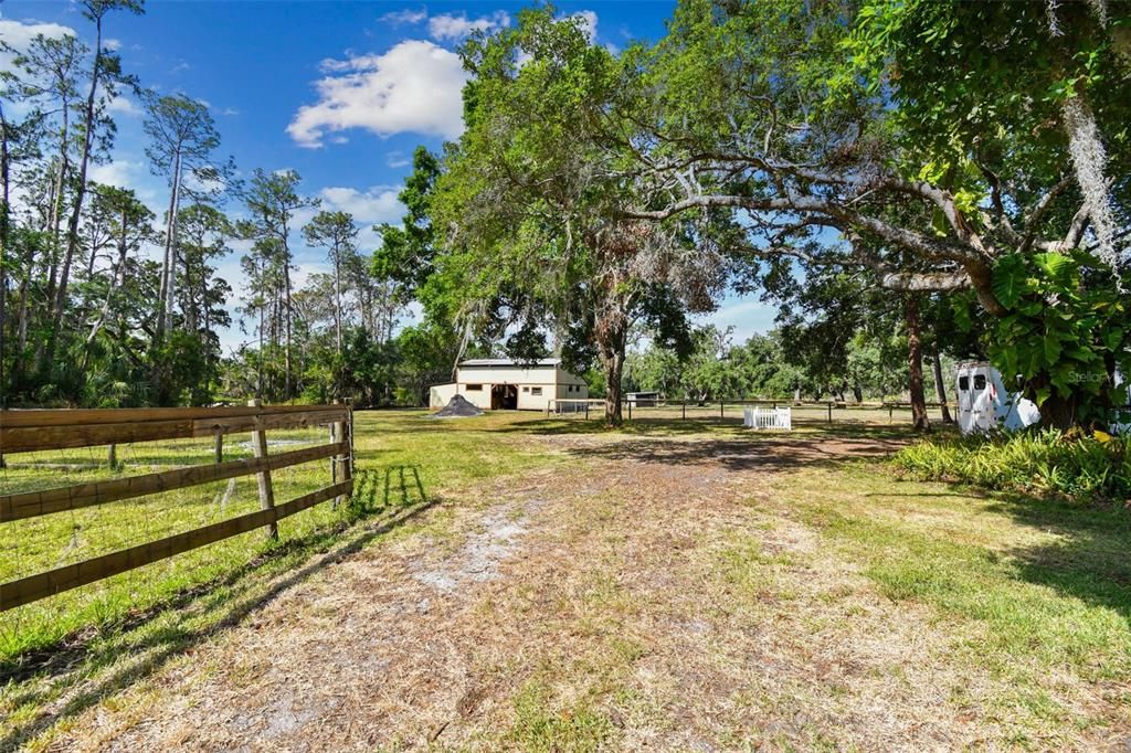 待售: $1,000,000 (11.05 acres)