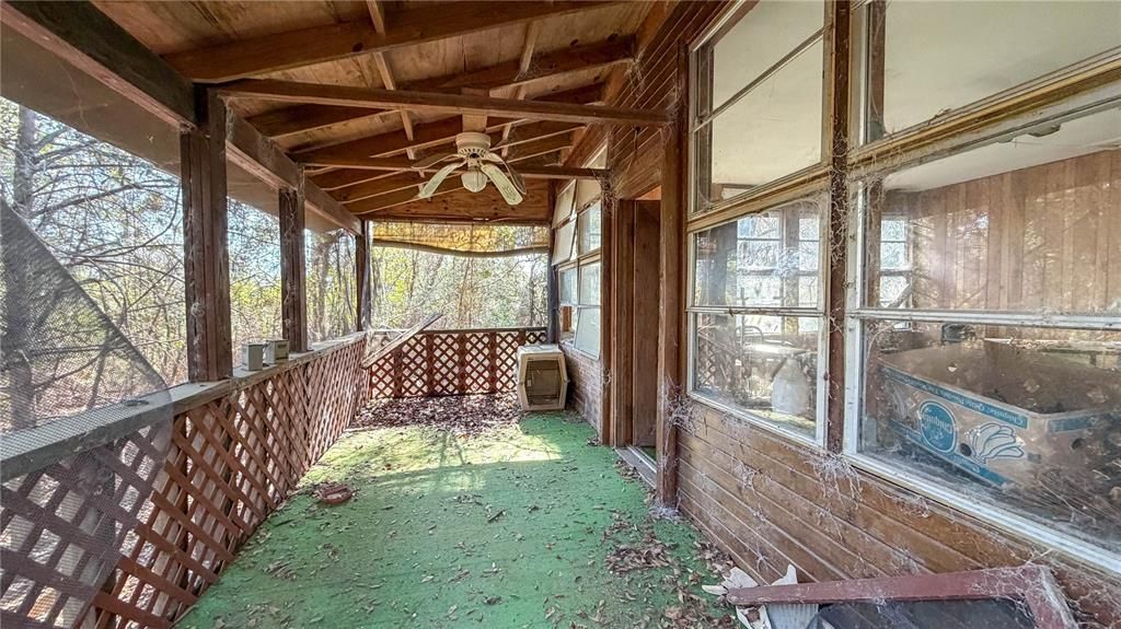 Activo con contrato: $150,000 (3 camas, 2 baños, 1848 Pies cuadrados)