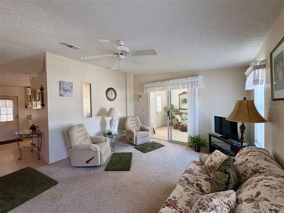 For Sale: $140,000 (2 beds, 2 baths, 1234 Square Feet)